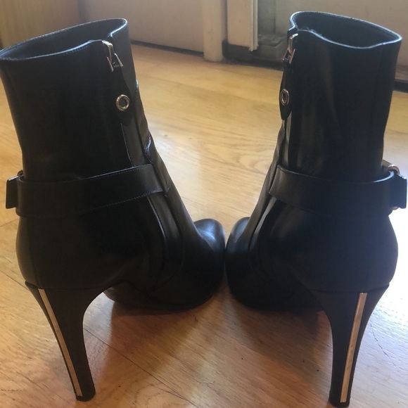 Louis Vuitton Black Heeled Booties Women's Size 38 in EUC- STUNNING! - Picture 7 of 12